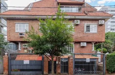 Casa para locação na Armando Barbedo – Espaço, conforto e excelente localização