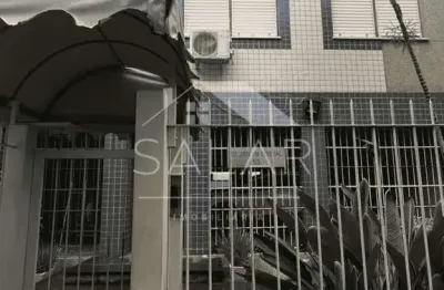 Em busca de um novo lar aconchegante e bem localizado? Apresentamos este encantador apartamento residencial no coração do bairro Partenon, em Porto Alegre, Rio Grande do Sul. Com 1 quarto, 1 banheiro 