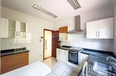 Casa à venda com 275m² de área construída, 04 quartos sendo 03 suítes, no encantador alto da boa vista em ribeirão preto - sp.