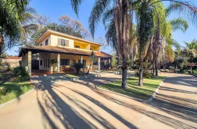 Chácara à venda, com 545m² de área construída, em um terreno de 5.000m², 04 quartos sendo uma suíte, no residencial itanhangá em ribeirão preto - sp