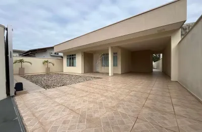 Casa com 3 quartos para alugar na Rua Lages, Fazenda, Itajaí