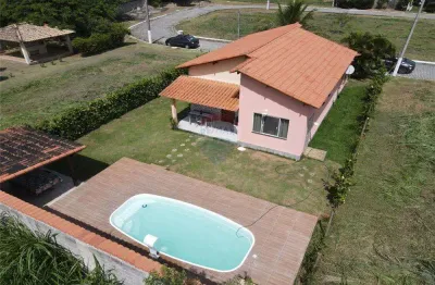 Casa de dois dormitórios  em condomínio fechado em itaipuaçu