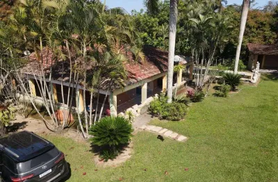 Sítio em bambuí com três dormitórios ,uma suíte e piscina em bambuí.