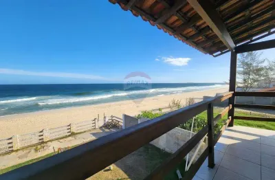 Casa 4 quartos, 4 suítes, 283 m de areá útil, pé na areia