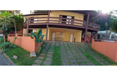 Casa em condomínio fechado com 4 quartos à venda em Itaipu, Niterói 