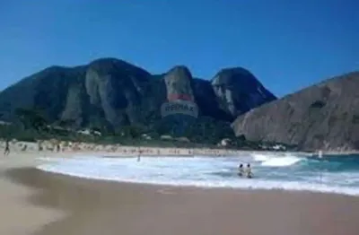 Terreno à venda em Itaipu, Niterói 