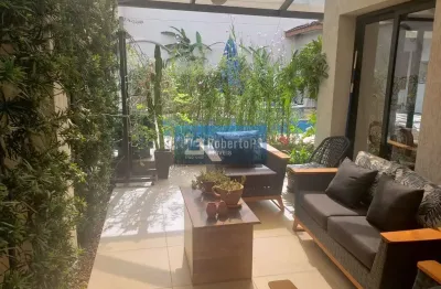 Sobrado com 4 quartos / 2 suítes com consultório em anexo e piscina