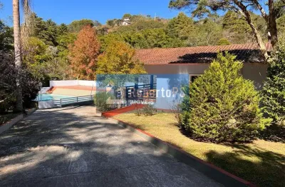 Imperdível: sítio à venda no centro de santo antônio do pinhal-sp, com 4 quartos, 1 suíte, 2 salas, 4 banheiros, 8 vagas e 13.000m².