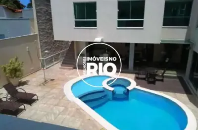 Casa com 5 quartos à venda na rua josé de carvalho heitor, --, camboinhas, niterói, 580 m2 por r$ 6.000.000