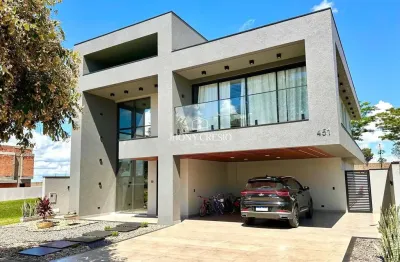 Casa de alto padrão com 4 suites com sacada e automatizada. jardins de monet