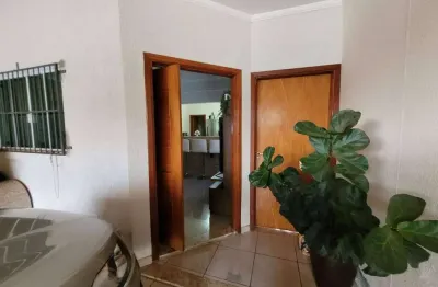 Imperdível casa à venda em Indaiatuba-SP, Jardim Regente: 3 quartos, 1 suíte, 1 sala, entrada de serviço, 2 banheiros, 2 vagas, 101m².