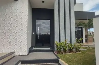 Casa terrea, Nova, pronta para morar com 170 m² de área construída, 03 suítes, 02 vagas, amplo quintal  em condomínio fechado, na cidade de Indaiatuba