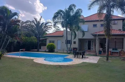 Chácara de luxo em condomínio à venda em Indaiatuba-SP, Terras de Itaici - 4 quartos, 4 suítes, 318m². Venha conferir!