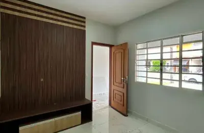 Sobrado com 3 dormitórios em condomínio frente para o Shopping Polo