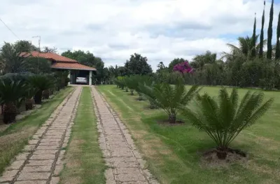 Chácara à venda em indaiatuba-sp, bairro chácaras videiras de itaici: 3 quartos, 1 suíte, 1 sala, 2 banheiros, 180m² de área.