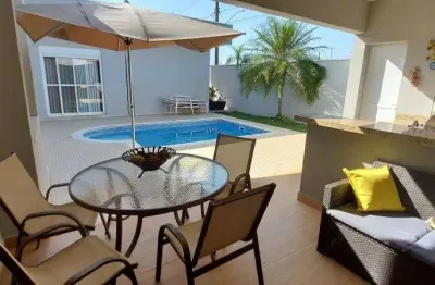 Linda Casa em Condomínio à Venda em Indaiatuba-SP  Residencial Beira da Mata  4 Quartos, 1 suíte, 2 salas, 5 banheiros, 4 vagas, 248m²  Confira já!