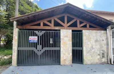 Excelente oportunidade! Casa para locação na Vila Aparecida, Taubaté-SP, com 1 quarto, 1 sala, 1 banheiro, 3 vagas de garagem e 75m²