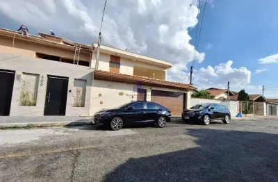 Casa com três dormitórios sendo uma suíte-jardim ana emília