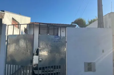 Casa para locação no vale das flores, tremembé-sp: 2 quartos, sala, 1 vaga de garagem - 75,00 m² de área.