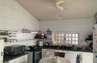 Imperdível oportunidade: casa para venda ou locação na vila são josé em taubaté-sp - 2 quartos, 1 suíte, 2 salas, 3 banheiros, 2 vagas de garagem, 200m²!