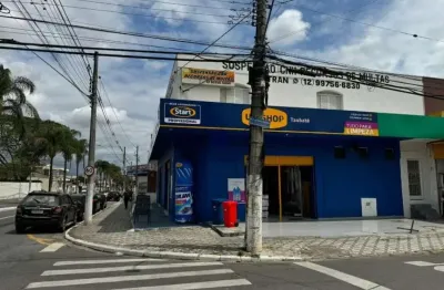 Ponto comercial à venda em taubaté-sp, jardim maria augusta: salão, banheiro, cozinha e mais dois apartamentos, área construída 533,18 m² de área.