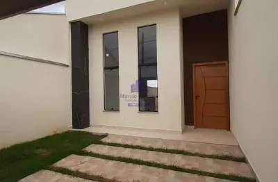 Casa venda no continental com dois quartos e uma suite e quintal grande.