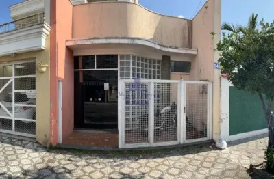Casa comercial para locação no centro de taubaté-sp: 3 salas, 1 banheiro e 127 m² de área
