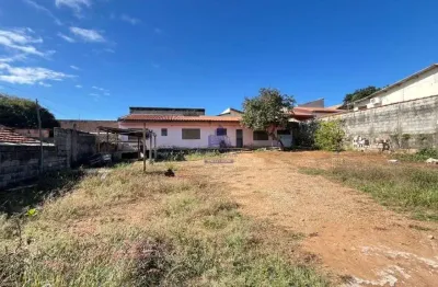 Imperdível oportunidade: casa à venda no jardim américa, taubaté-sp, com 2 quartos, 1 sala, 1 banheiro, 4 vagas de garagem e 100m².