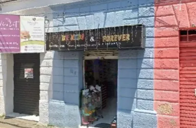 Ponto comercial para locação no centro de taubaté-sp: sala de 37m² com banheiro!