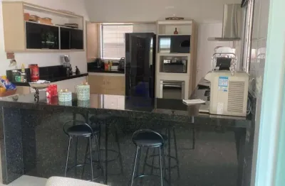 Casa de luxo em campos do conde 2, tremembé-sp: 4 quartos, 1 suíte, 3 salas, 2 vagas, 231,85 m² - venda ou locação!