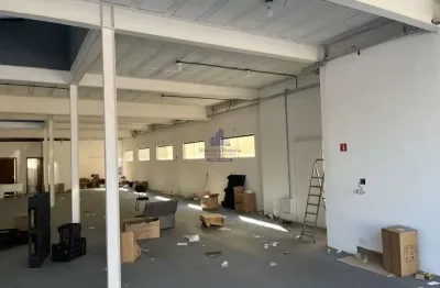 Ponto comercial para locação no centro de taubaté-sp: 2 salas, 2 banheiros, 3 vagas de garagem, 260,00 m² de área