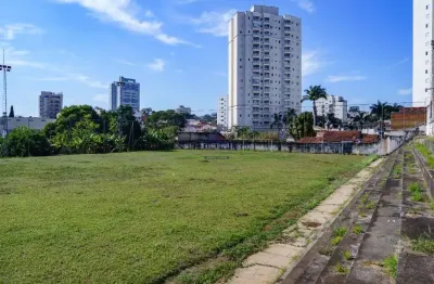Galpão à venda no centro de taubaté-sp: 5 salas, 7 banheiros, 10 vagas de garagem e 1.500m² de área!