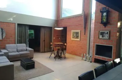 Casa de alto padrão em condomínio exclusivo - 4 quartos, 2 suítes, 3 salas, 5 banheiros, 5 vagas em taubaté-sp - chácaras cataguá