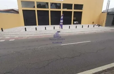 Excelente Ponto Comercial para Locação em Taubaté-SP, Bairro Independência: 1 Sala, 2 Banheiros, 7 Vagas de Garagem, 300m²!