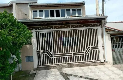 Casa comercial à venda em Taubaté-SP, bairro Estiva: 3 quartos, 1 suíte, 1 sala, 2 banheiros, 1 vaga, 140m². Aproveite!