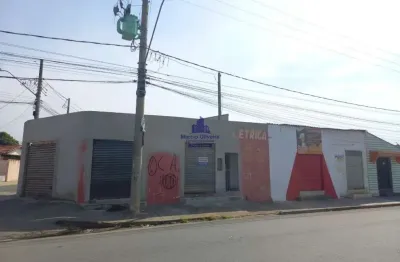 Esquina com casa residencial e cinco pontos comerciais no cecap