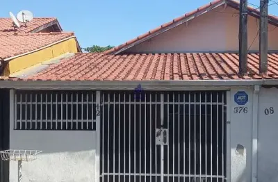 Casa à venda em taubate-sp, bairro gurilandia: 2 quartos, 1 suite, 1 sala, 2 banheiros, 2 vagas de garagem, 123m² de área. venha conferir!