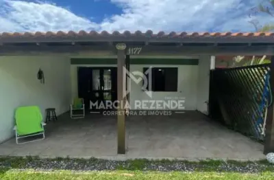 Casa mobiliada 2 dormitórios c/ suíte a 500 metros do mar