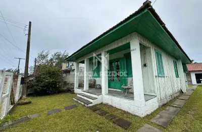 Duas casas no mesmo terreno próximo a barra de imbé