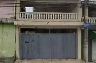 Excelente sobrado à venda,  140 metros de construção, 4 dormitórios, , 2 suites 2 vagas
