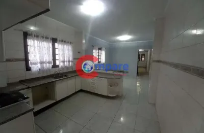 Excelente sobrado com 3 dormitórios, sendo 1 suíte, 4 vagas, salão de festas! localização privilegi