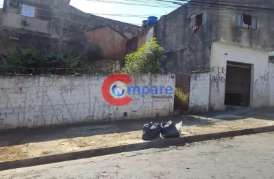 Excelente terreno à venda, de esquina, com 270 metros, local de grande valorização, a 100 metros da