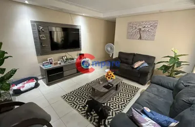 Linda casa à venda, com excelente acabamento, com 2 vagas de garagem coberta, na região do jardim s