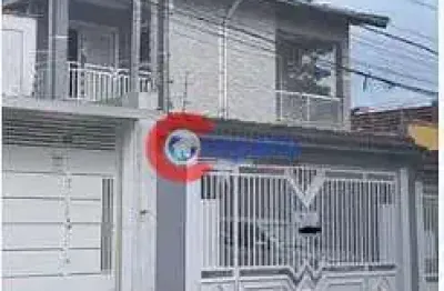 Excelente sobrado à venda, totalmente reformado, com piscina, na região do jardim vila galvão, guar