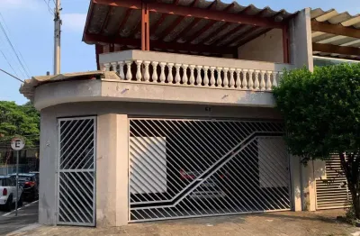 Excelente sobrado à venda, com 180  metros , 3 dormitórios, 1 suite, 2 vagas cobertas - vila soroca