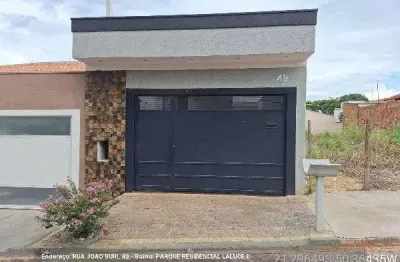 Casa à venda 2 quartos, 1 vaga, 95m², parque residencial laluce ii, birigui - sp