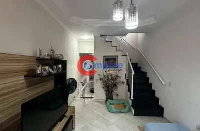 Excelente sobrado à venda, com 6 vagas de garagem, 2 dormitórios sendo 2 suítes, na região da vila