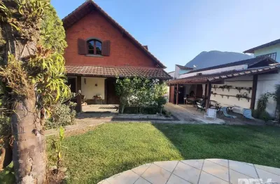 Casa com 6 quartos à venda na Rua Flavio Bortoluzi de Souza, 69, Alto, Teresópolis