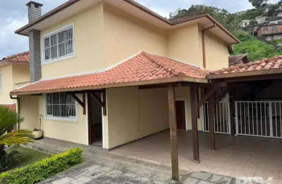 Casa em Condomínio para Venda em Teresópolis, Araras, 3 dormitórios, 2 suítes, 3 banheiros, 2 vagas