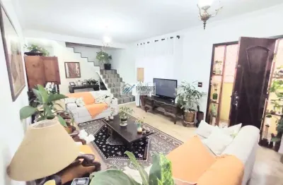 Casa (Sobrado em condomínio), com 4 quartos e 5 banheiros à Venda, 303 m² em Taboão da Serra/SP